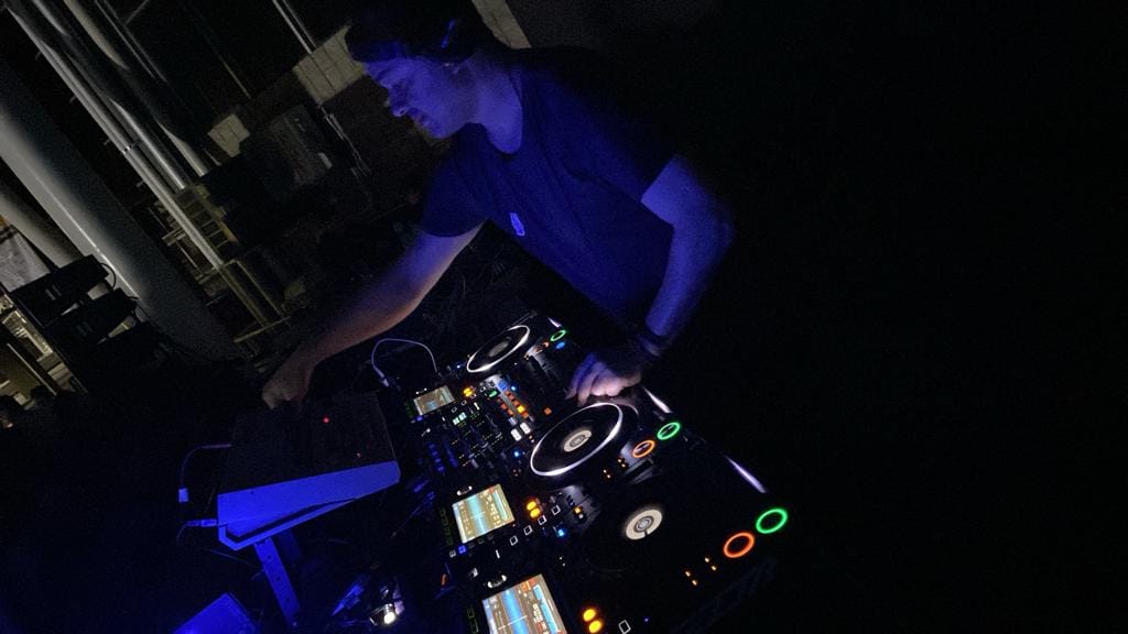 techno clubs medellin